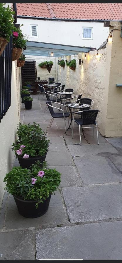 The Royal George Staithes Bed and Breakfast Exteriör bild
